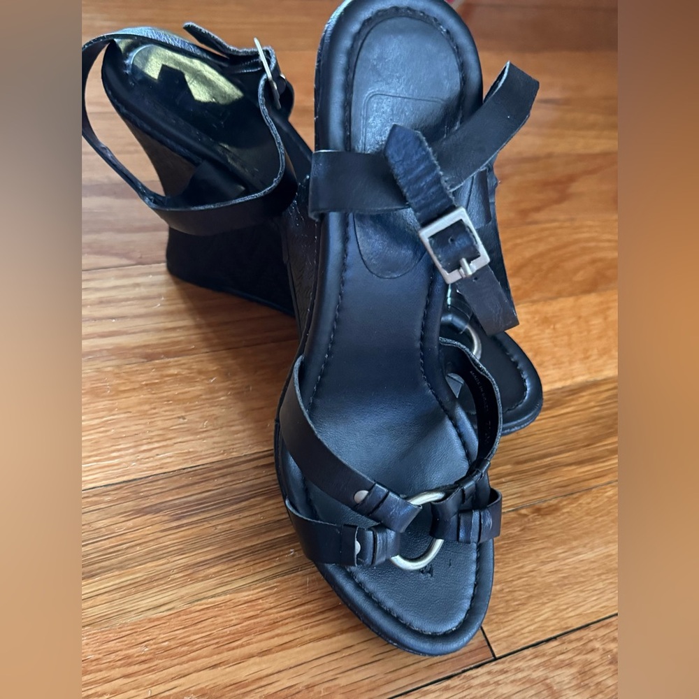Vintage Women’s Black Leather wedges ,7.5 ⭐️